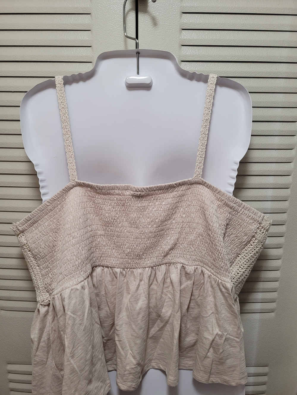 Old Navy Crochet Bodice Cream Camisole - Picture 2 of 3
